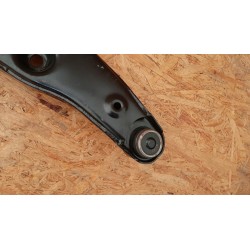 523137-W WAHACZ PRZEDNI DOLNY LEWY MITSUBISHI LANCER IV COLT III