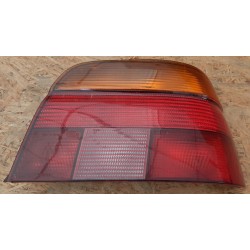 BMW E39 SEDAN LAMPA PRAWY TYŁ TYLNA 8358032