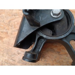 TOYOTA AVENSIS T27 2.2 DIESEL PODUSZKA ŁAPA SILNIKA