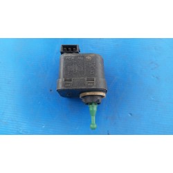 SILNICZEK REGULACJI LAMPY PRZÓD 6K5941295A AUDI A4 B5