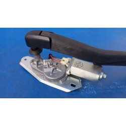 34376-581 SILNICZEK WYCIERACZKI TYŁ KLAPY BAGAŻNIKA MAZDA 2 DY 2003-2007