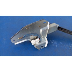 34376-581 SILNICZEK WYCIERACZKI TYŁ KLAPY BAGAŻNIKA MAZDA 2 DY 2003-2007