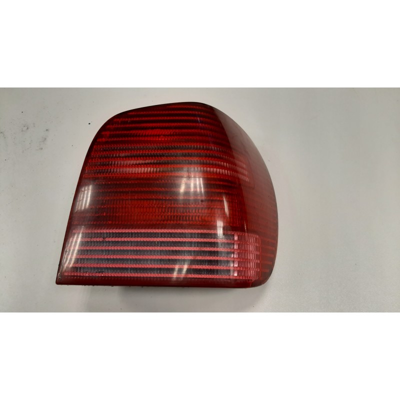 LAMPA TYLNA PRAWA VOLKSWAGEN POLO III 6N