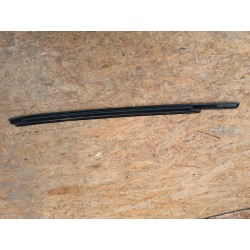 LISTWA USZCZELKA DRZWI PRAWY TYŁ ZGARNIAJĄCA NISSAN JUKE I F15