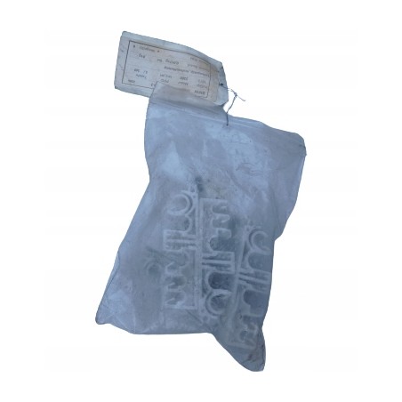 ŚLIZGI MOCOWANIA ZBIORNIKA BAKU MAZDA 3