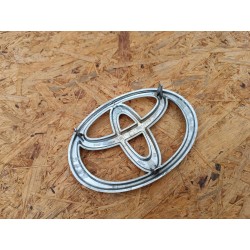 EMBLEMAT ZNACZEK LOGO TYŁ 75311-0F010 TOYOTA COROLLA VERSO II