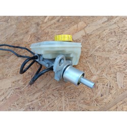 AUDI A8 D3 4E0611301A ZBIORNICZEK HAMULCOWY POMPA HAMULCOWA 6.0