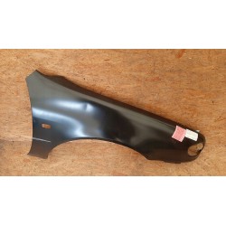 TOYOTA COROLLA E11 LIFT 00- BŁOTNIK PRAWY PRZÓD ZDROWY