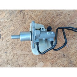 AUDI A8 D3 4E0611301A ZBIORNICZEK HAMULCOWY POMPA HAMULCOWA 6.0