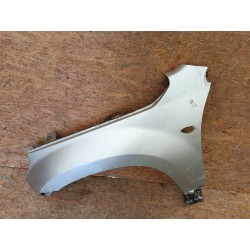 SUZUKI GRAND VITARA II 05- BŁOTNIK LEWY PRZÓD