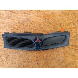 KRATKA GRILL ATRAPA ZDERZAKA PRZÓD MB944763 MITSUBISHI CARISMA 95-