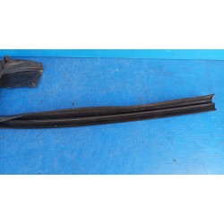 USZCZELKA SZYBY DRZWI SZYBY PRZÓD BMW 3 E36 CABRIO 671725