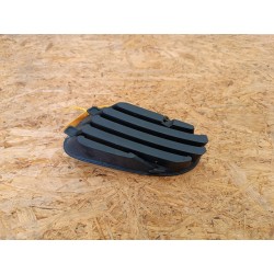 MR153416 KRATKA ZDERZAKA GRILLA PRAWA PRZÓD MITSUBISHI CARISMA