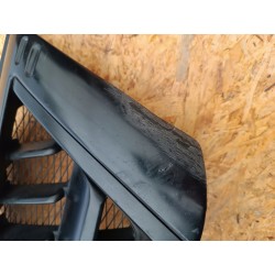 KRATKA GRILL ATRAPA ZDERZAKA PRZÓD MN117713 MITSUBISHI PAJERO III