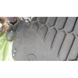 KRATKA ŚRODKOWA ZDERZAKA NISSAN MICRA K12