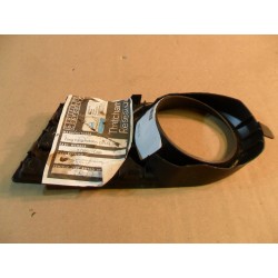 KRATKA ZAŚLEPKA HALOGENU PRAWA SUZUKI SWIFT 2004-