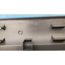 MR951652ZZ OSŁONA PROGU PRAWA LISTWA MITSUBISHI COLT VI 6