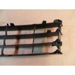 KRATKA ZAŚLEPKA HALOGENU PRAWA AUDI A6 C5 FL 01-05