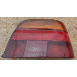 BMW E39 SEDAN LAMPA PRAWY TYŁ TYLNA 8358032
