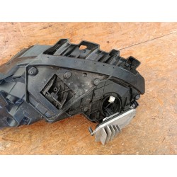 LAMPA PRAWY PRZÓD REFLEKTOR EU 1077376-30-B TESLA MODEL 3 LED