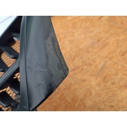 KRATKA GRILL ATRAPA ZDERZAKA PRZÓD MN117713 MITSUBISHI PAJERO III