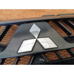 KRATKA GRILL ATRAPA ZDERZAKA PRZÓD MN117713 MITSUBISHI PAJERO III