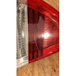 BMW 3 E90 LAMPA TYLNA TYŁ LEWA W KLAPĘ 6937459