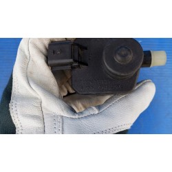 SILNICZEK REGULACJI LAMPY REFLEKTORA PRZÓD 8200428994 RENAULT ZOE CLIO II