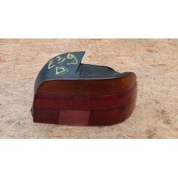 BMW E39 SEDAN LAMPA PRAWY TYŁ TYLNA 8358032