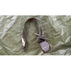 NISSAN NOTE E11 PAS BEZPIECZEŃSTWA ŚRODKOWY TYŁ