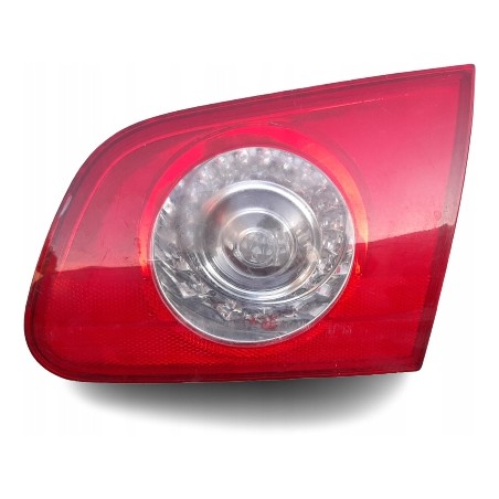 LAMPA PRAWY TYŁ W KLAPE VOLKSWAGEN PASSAT B6 KOMBI