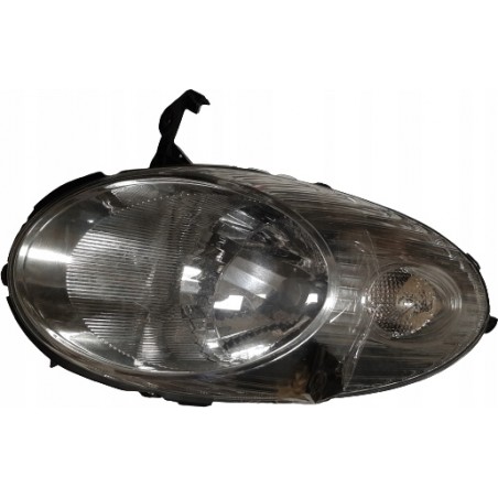 NISSAN MICRA K12 LAMPA PRAWY PRZÓD REFLEKTOR