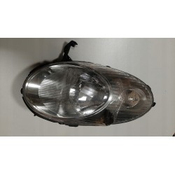 NISSAN MICRA K12 LAMPA PRAWY PRZÓD REFLEKTOR