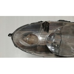 NISSAN MICRA K12 LAMPA PRAWY PRZÓD REFLEKTOR