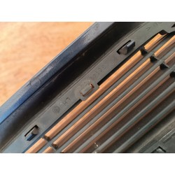 KRATKA GRILL ATRAPA ZDERZAKA PRZÓD MB944763 MITSUBISHI CARISMA 95-