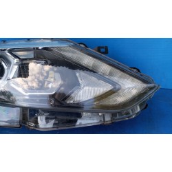 LAMPA PRAWY PRZÓD REFLEKTOR EU LED 100-18015 NISSAN QASHQAI II J11 2013-