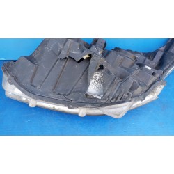 LAMPA PRAWY PRZÓD EUROPA PEUGEOT 208 2012-