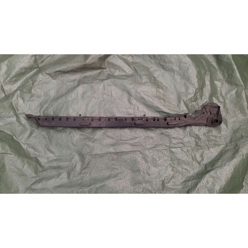 ŚLIZG ZDERZAKA PRAWY TYŁ MERCEDES W212