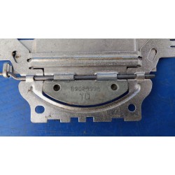 89023998 OBUDOWA RAMKI PRZESŁONA SOCZEWKI LAMPY PRZÓD AUDI A4 B6 XENON