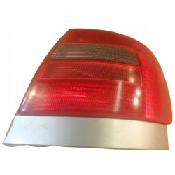 AUDI A4 SEDAN 1997 LAMPA PRAWY TYŁ TYLNA