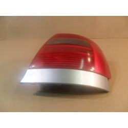 AUDI A4 SEDAN 1997 LAMPA PRAWY TYŁ TYLNA