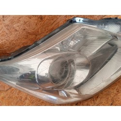 LAMPA PRAWY PRZÓD EU REFLEKTOR TOYOTA AVENSIS T27