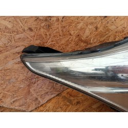 LAMPA PRAWY PRZÓD EU REFLEKTOR TOYOTA AVENSIS T27