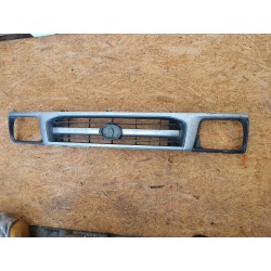 KRATKA ATRAPA ZDERZAKA PRZÓD GRILL TOYOTA HILUX VI 89-