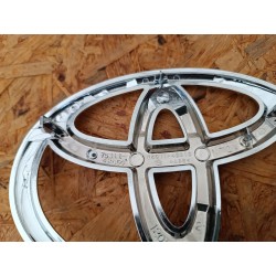 EMBLEMAT ZNACZEK LOGO GRILLA ZDERZAKA PRZÓD TOYOTA RAV4 RAV-4 III 2006-