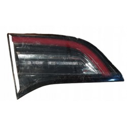 TESLA MODEL 3 LAMPA LEWY TYŁ W KLAPE 1077401 1077403