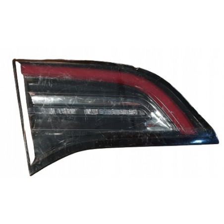 TESLA MODEL 3 LAMPA LEWY TYŁ W KLAPE 1077401 1077403