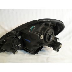 LAMPA PRAWY PRZÓD EU TOYOTA AVENSIS VERSO 2001-