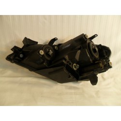 LAMPA PRAWY PRZÓD EU TOYOTA AVENSIS VERSO 2001-