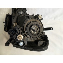 LAMPA PRAWY PRZÓD EU TOYOTA AVENSIS VERSO 2001-